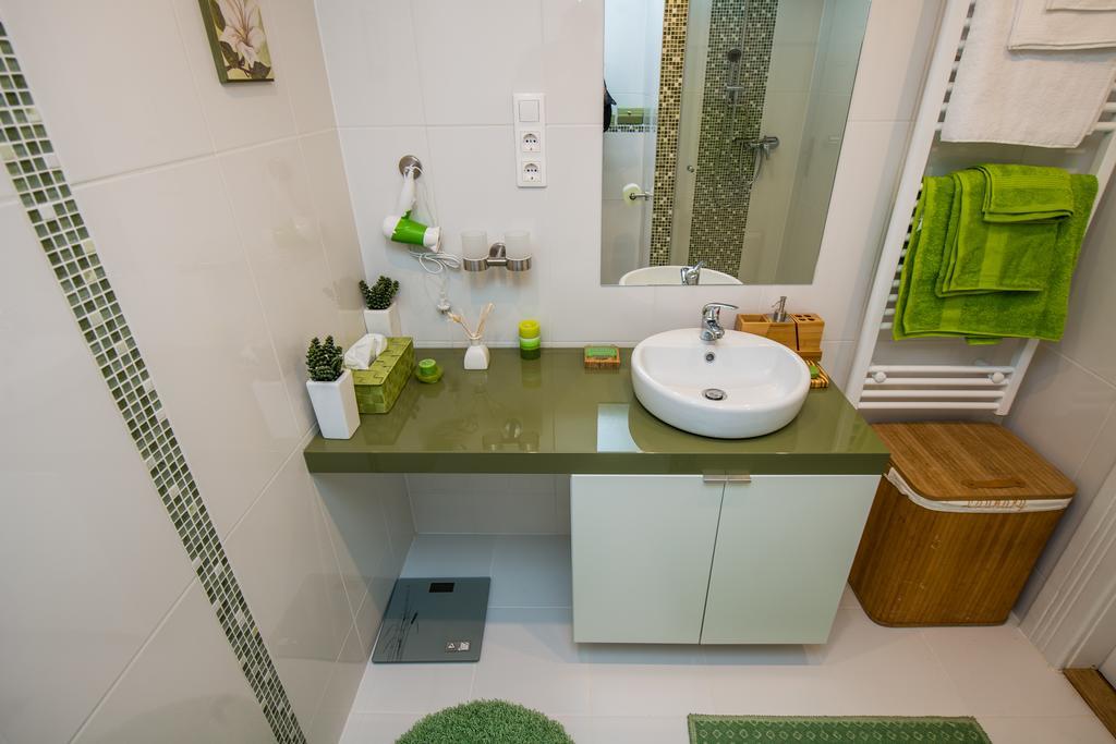 Green Pearl Apartment At St Stephen' S Basilica Budapest Rum bild