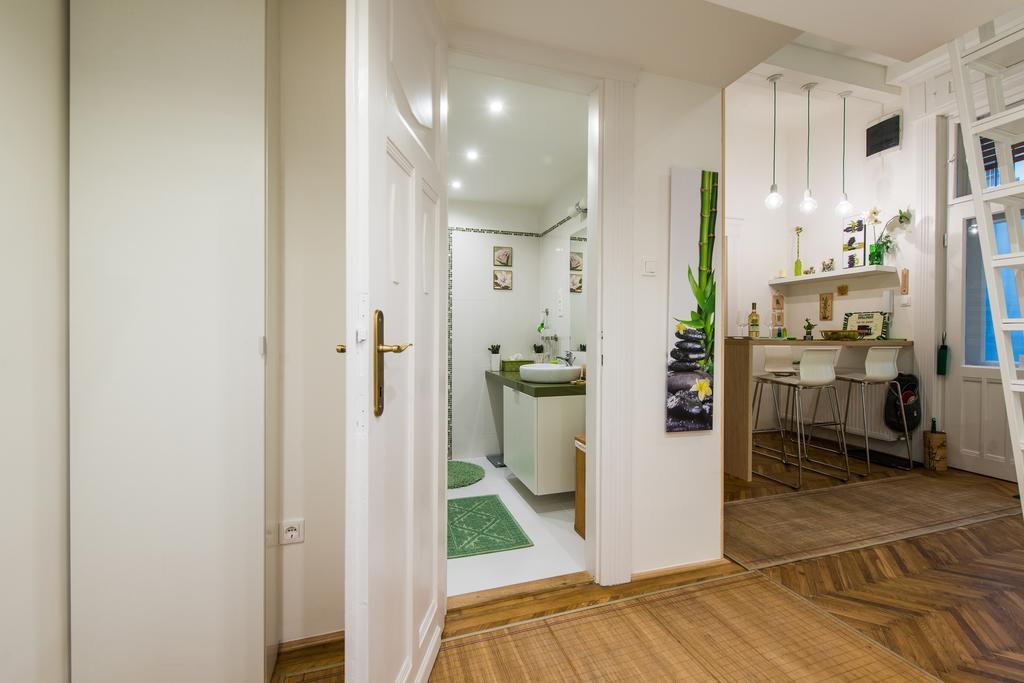 Green Pearl Apartment At St Stephen' S Basilica Budapest Exteriör bild