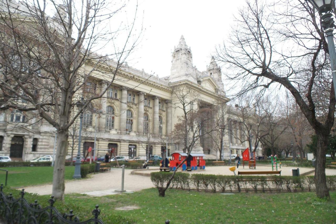 Green Pearl Apartment At St Stephen' S Basilica Budapest Exteriör bild